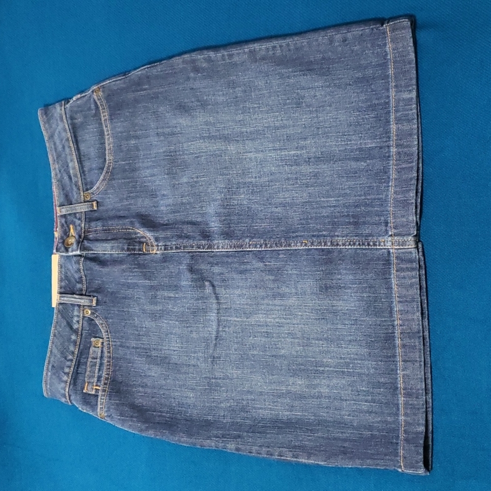 L. L. Bean Favorite Fit Denim Skirt 6 Petite - Picture 4 of 8